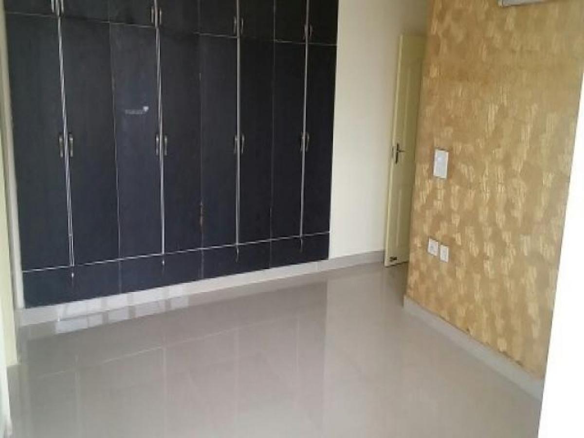 2 bedrooms House in Ghaziabad, India No. 42382