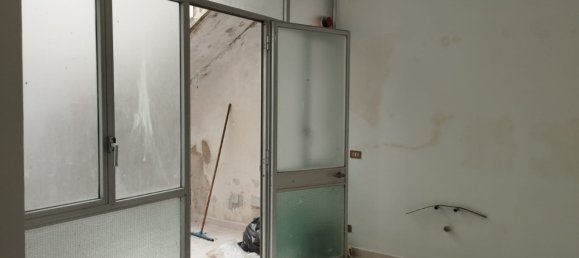 2 rooms Apartment in Palermo, Italy No. 173045 5