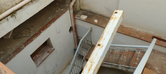 2 rooms Apartment in Palermo, Italy No. 173045 2