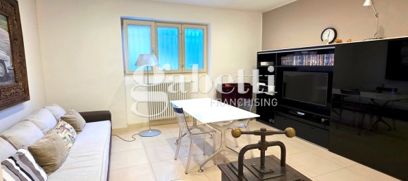 1 bedroom Apartment in Milan, Italy No. 344810 2