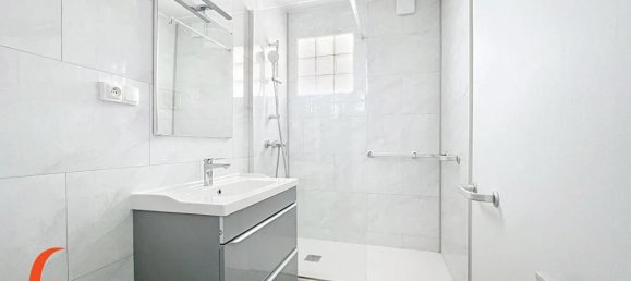 Квартира с 1 спальней в Монлюсон, Франция № 193418 8