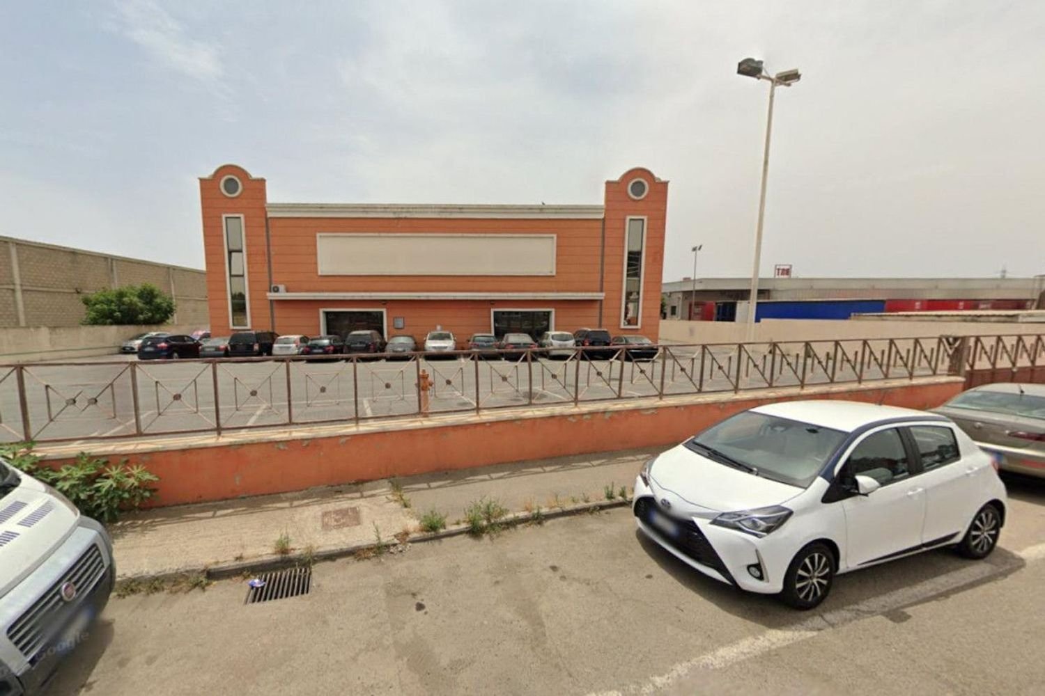 Edifício em Elmas, Italy 1900 m² N.º 376325