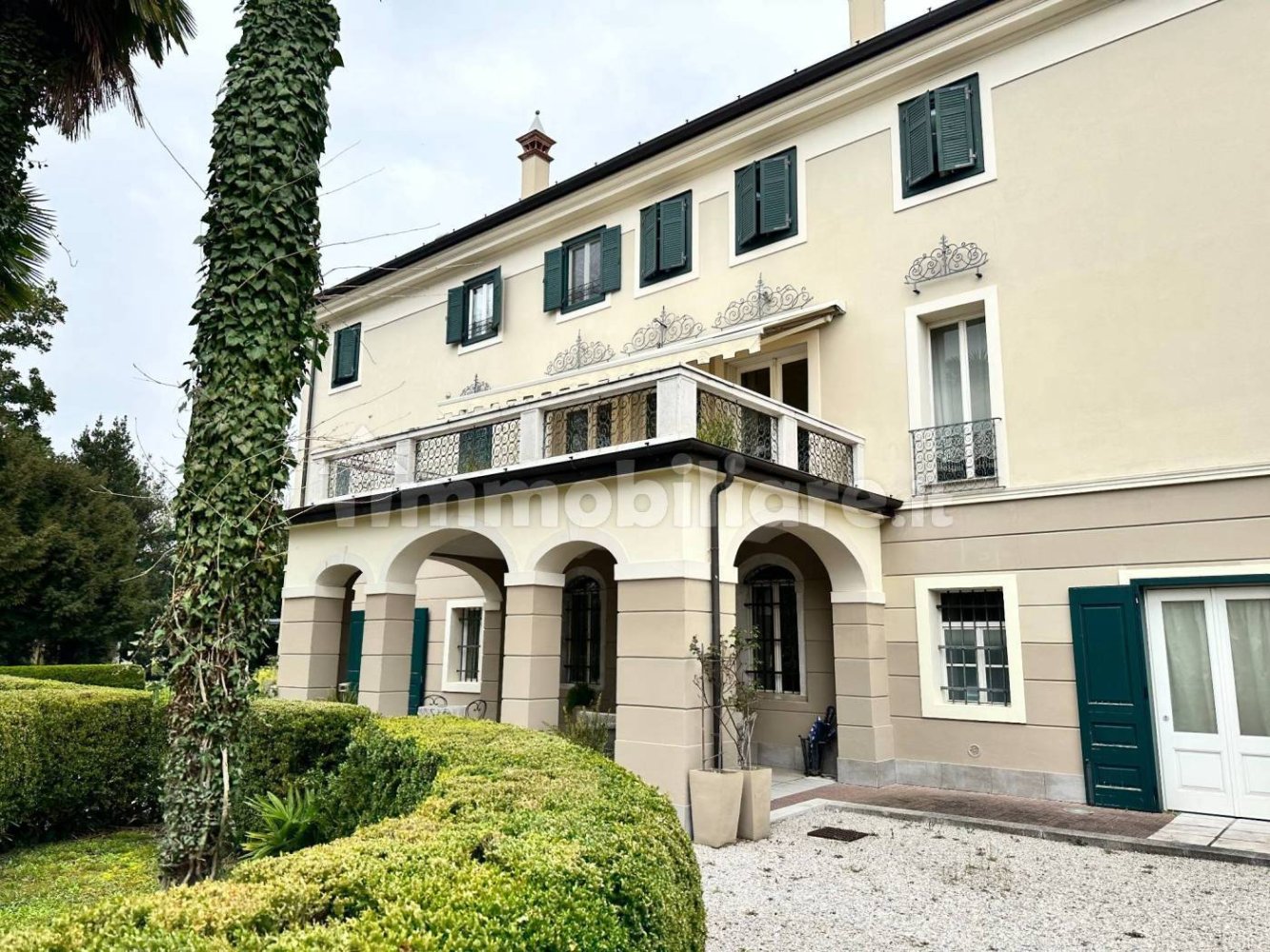 Villa de 4 dormitorios en Udine, Italy No. 60268