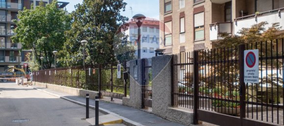 2 bedrooms Apartment in Milan, Italy No. 352698 26