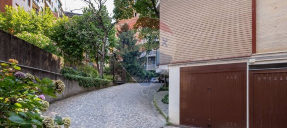 2 bedrooms Apartment in Milan, Italy No. 352698 22