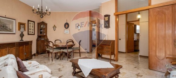 2 bedrooms Apartment in Milan, Italy No. 352698 3