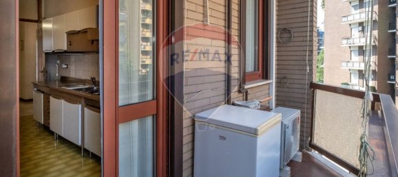 2 bedrooms Apartment in Milan, Italy No. 352698 10