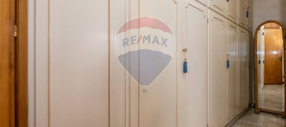 2 bedrooms Apartment in Milan, Italy No. 352698 16