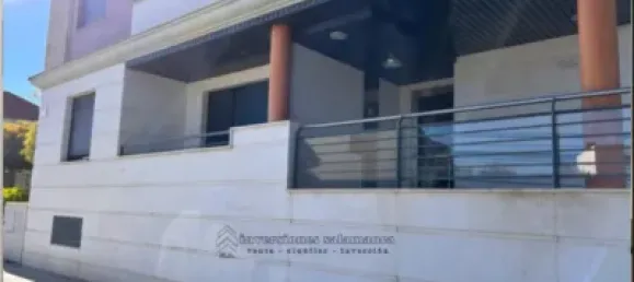 Apartamento de 3 dormitorios en Salamanca, Spain No. 27883 2