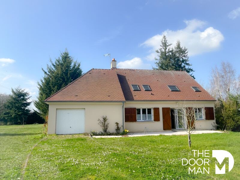 Casa de 4 dormitorios en Ouerre, France No. 74037