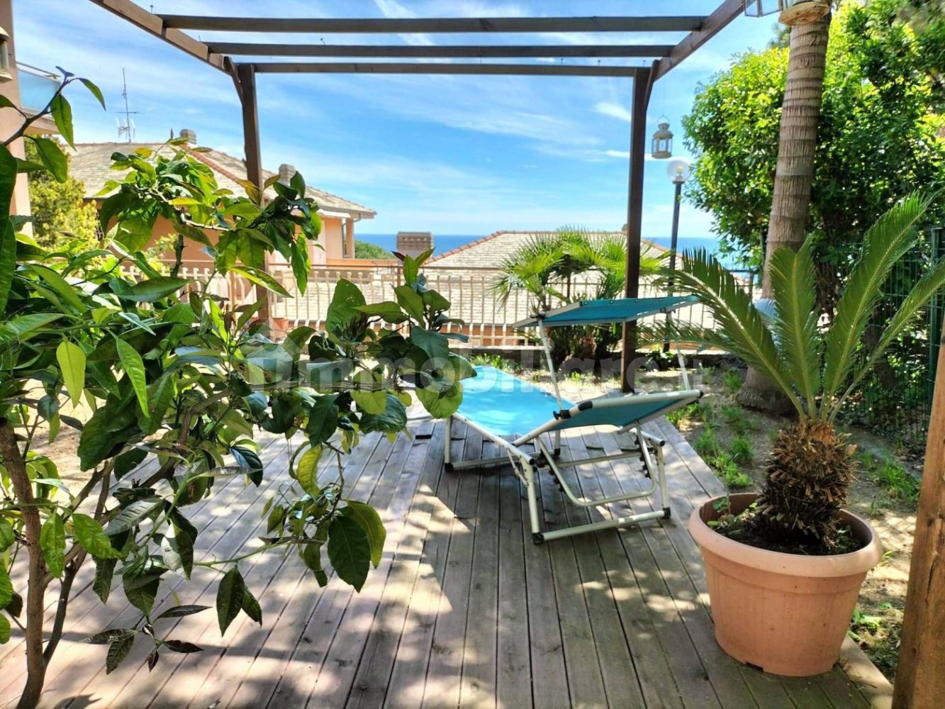 Квартира с 4 комнатами в Варацце, Италия № 219012