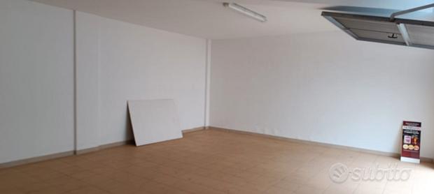 42m² Garage in Lequile, Italy No. 288882