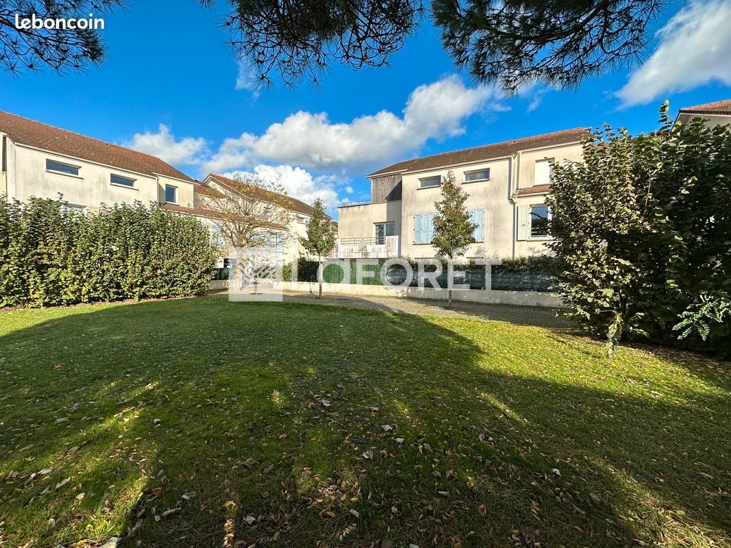 2 bedrooms Apartment in Chessy, France No. 351615