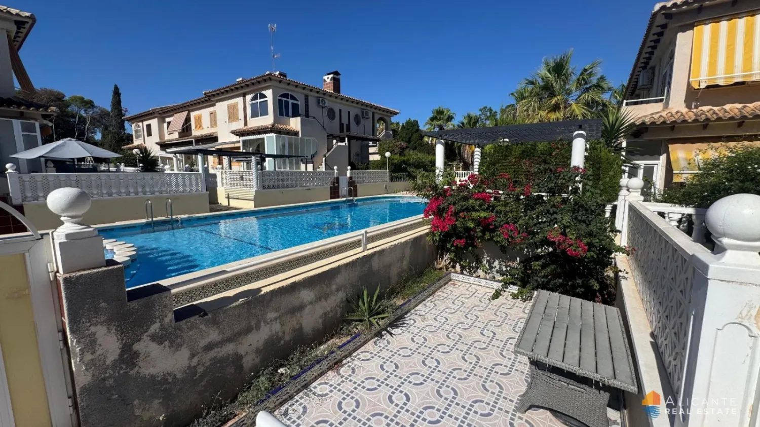 2 bedrooms Bungalow in Torrevieja, Spain No. 266516