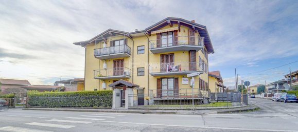 3 rooms Apartment in Somma Lombardo, Italy No. 25255 37