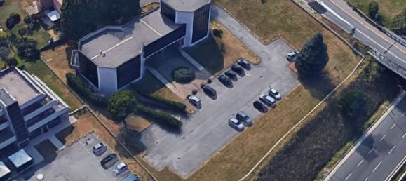 1608m² Building in Dalmine, Italy No. 259000 18