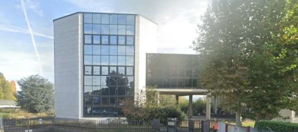 1608m² Building in Dalmine, Italy No. 259000 6