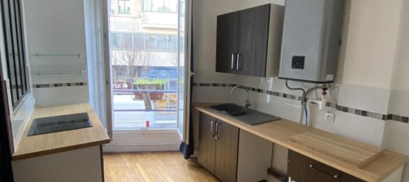 Studio in Paris, France No. 136913 3