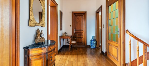 Дом с 9 комнатами в Дрюленжан, Франция № 57918 11