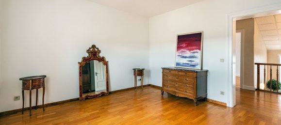 Дом с 9 комнатами в Дрюленжан, Франция № 57918 14