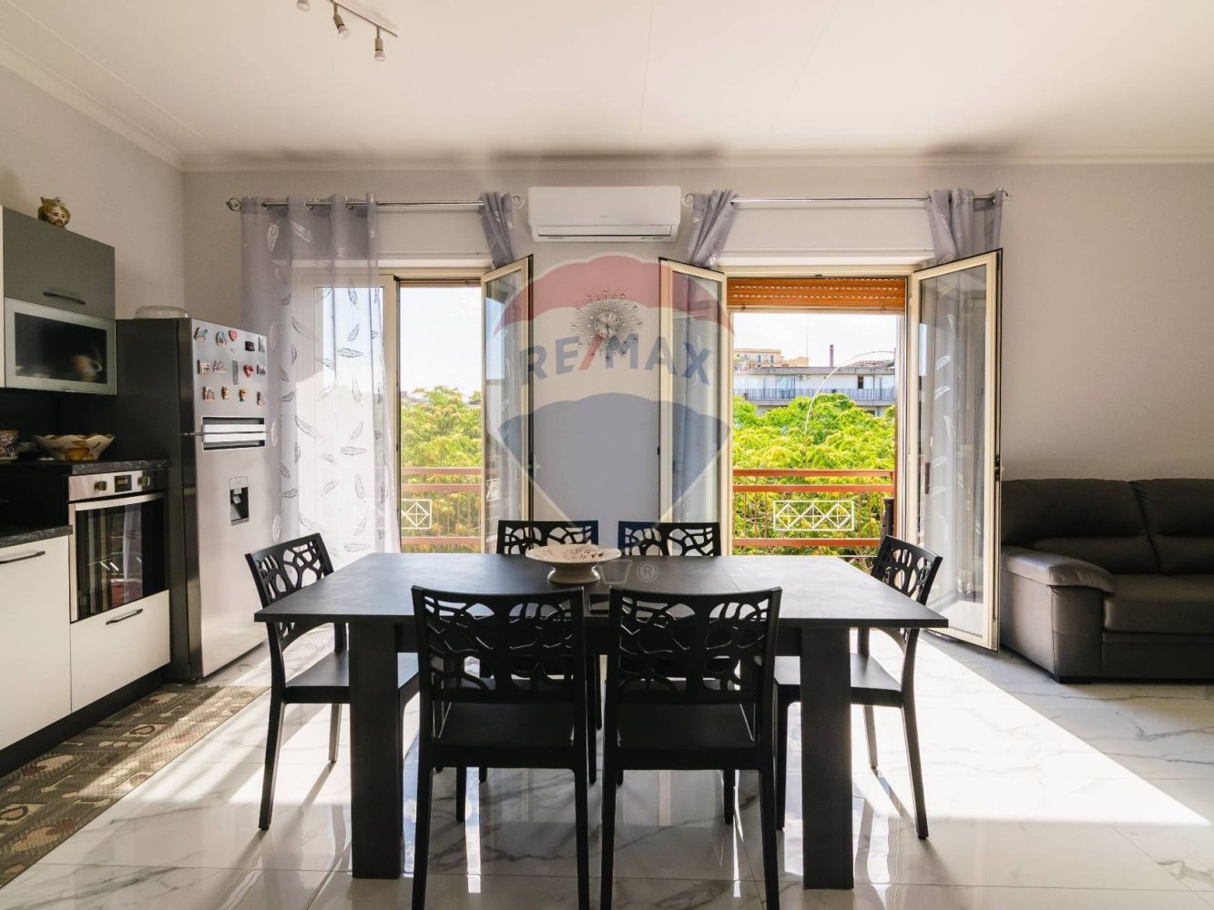 3 bedrooms Apartment in Catania, Italy No. 327987