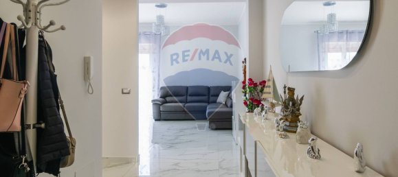 Apartamento de 3 dormitorios en Catania, Italy No. 327987 2