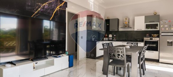 Apartamento de 3 dormitorios en Catania, Italy No. 327987 30