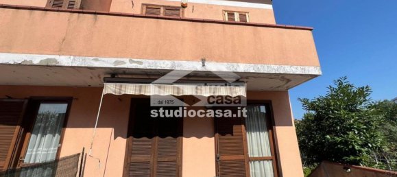 4-salle Maison à Torrevecchia Pia, Italy No. 285298 11