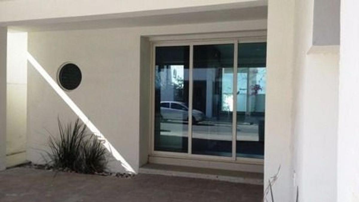 Дом с 4 спальнями в Нуэво Леон, Мексика № 175639