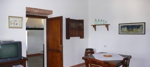 14 rooms House in Sarteano, Italy No. 173917 4
