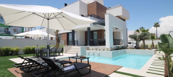3 bedrooms Villa in El Chaparral, Spain No. 7079 2