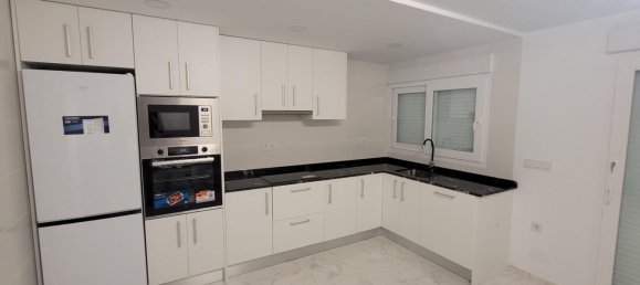 3 dormitorios сasa en venta en Torrevieja, Alicante, Comunidad Valenciana, Spain № 365626 2