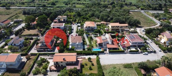 4 bedrooms House in Acquedolci, Italy No. 325640 4