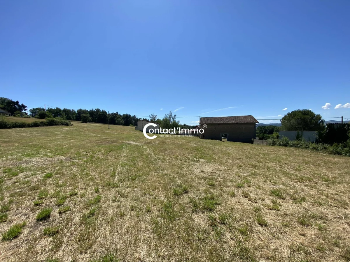  قطعة أرض في Lezoux, France 14511متر مربع رقم 110871