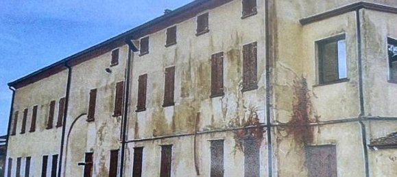 13-Zimmer Grundstück in Quistello, Italy, Nr. 125184 2