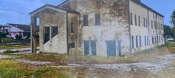 13-Zimmer Grundstück in Quistello, Italy, Nr. 125184 7