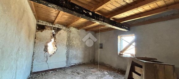 Casa de 3 divisões em Scagnello, Italy N.º 64048 5