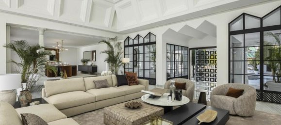 12 bedrooms Villa in Marbella, Spain No. 102133 14