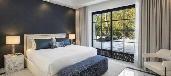 12 bedrooms Villa in Marbella, Spain No. 102133 11