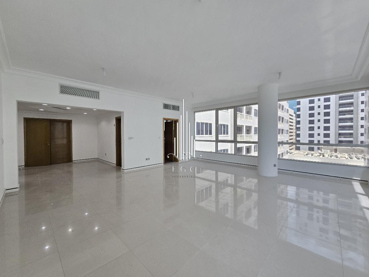 Apartamento T3 em Corniche Road, UAE N.º 40244