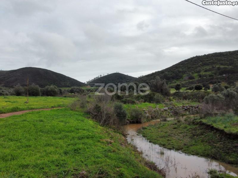 Terreno en Mexilhoeira Grande, Portugal 177500 m² No. 153640