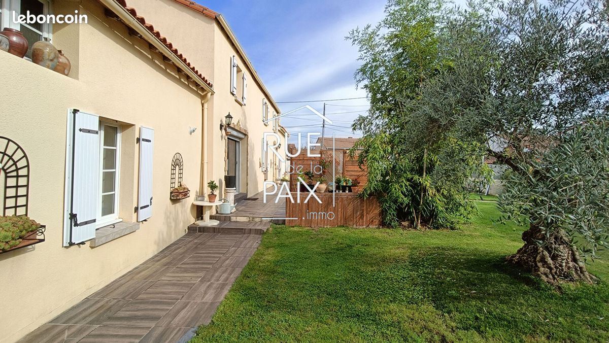 3 bedrooms House in Bressuire, France No. 294016