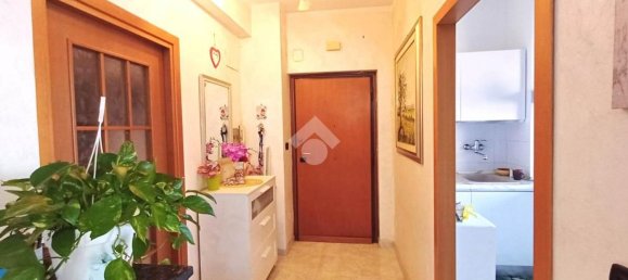 Квартира с 3 комнатами в Рим, Италия № 174940 10