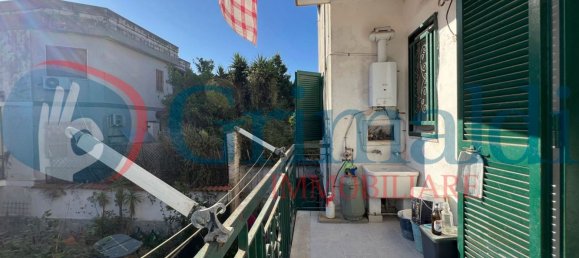 Apartamento de 4 dormitorios en Giugliano in Campania, Italy No. 373321 16