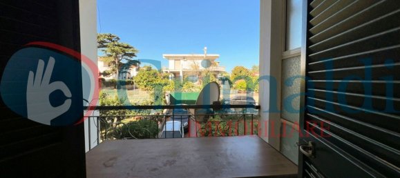 Apartamento de 4 dormitorios en Giugliano in Campania, Italy No. 373321 14