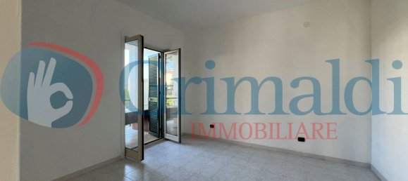 Apartamento de 4 dormitorios en Giugliano in Campania, Italy No. 373321 12