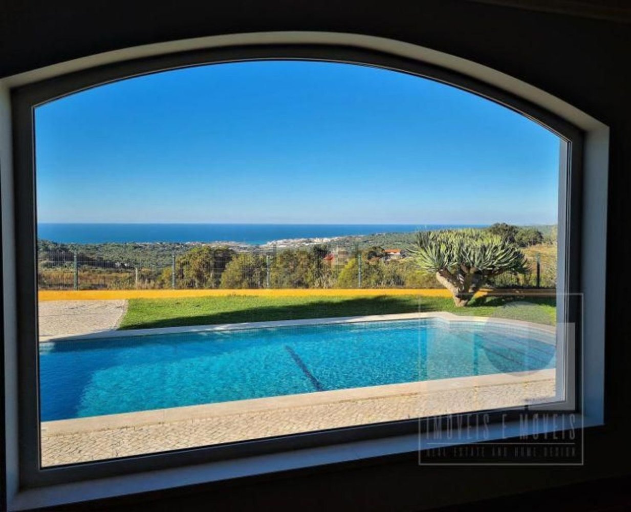 3 bedrooms House in Colares, Portugal No. 49638