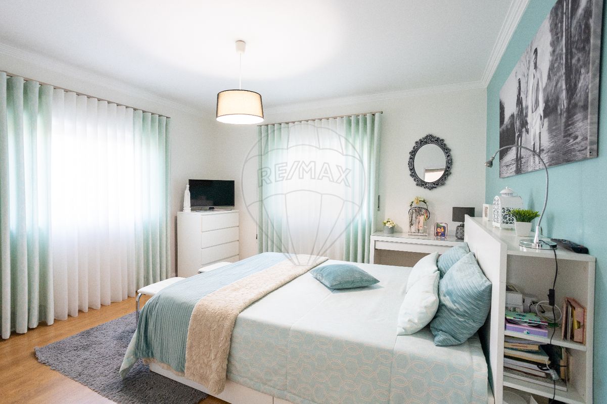 Дом с 4 спальнями в Овар, Португалия № 172733