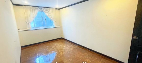 4 bedrooms Condo in Bangkok, Thailand No. 15211 3