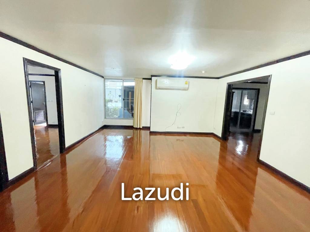 4 bedrooms Condo in Bangkok, Thailand No. 15211